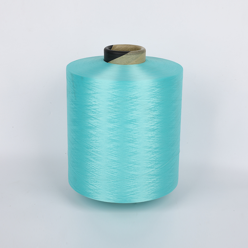 Apakah benang Dope Polyester Dty yang diwarnai memiliki sifat-sifat kelembaban?